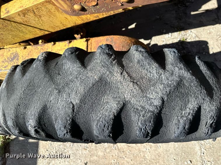 image for item DO4924 Caterpillar  rigid frame motor grader