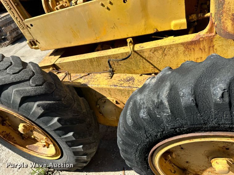 image for item DO4924 Caterpillar  rigid frame motor grader