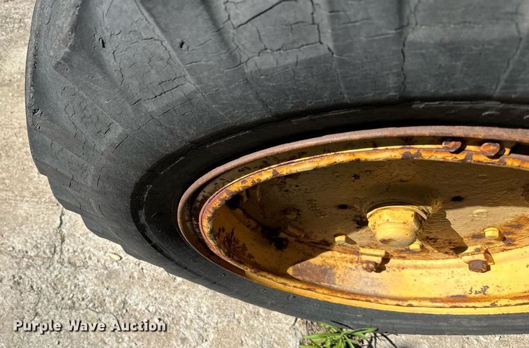 image for item DO4924 Caterpillar  rigid frame motor grader