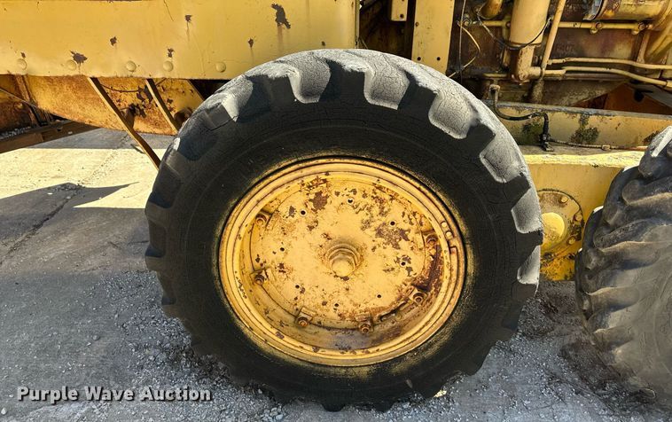 image for item DO4924 Caterpillar  rigid frame motor grader