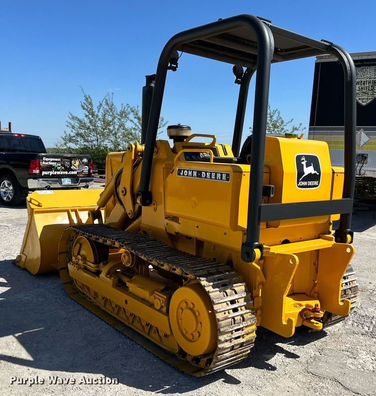 image for item DO4925 1975 John Deere 555A  track loader