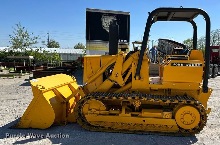 image for item DO4925 1975 John Deere 555A  track loader