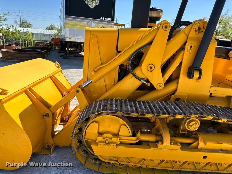 image for item DO4925 1975 John Deere 555A  track loader