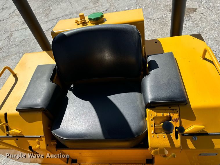 image for item DO4925 1975 John Deere 555A  track loader