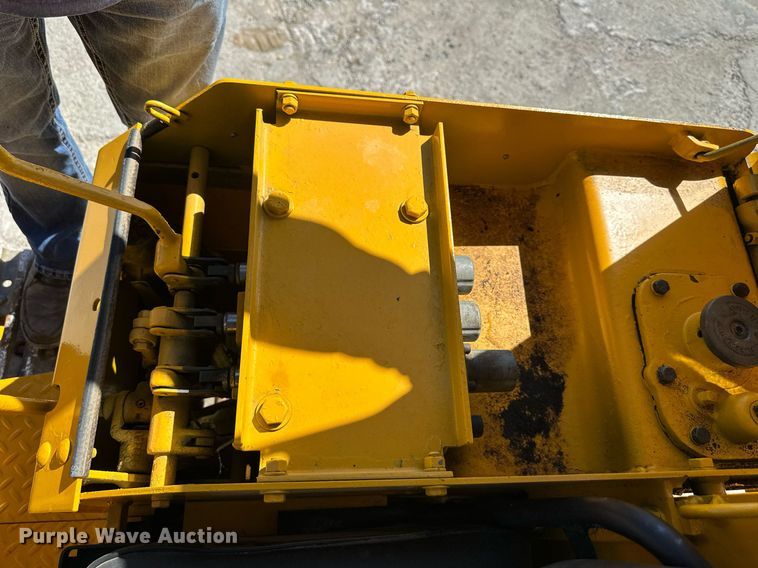 image for item DO4925 1975 John Deere 555A  track loader