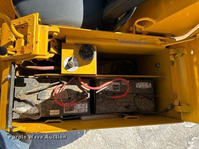 image for item DO4925 1975 John Deere 555A  track loader