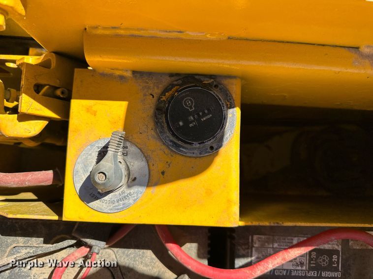 image for item DO4925 1975 John Deere 555A  track loader