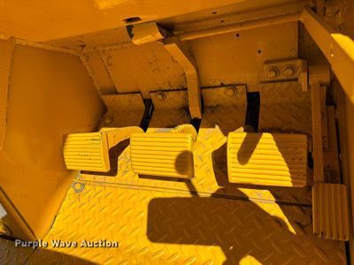 image for item DO4925 1975 John Deere 555A  track loader