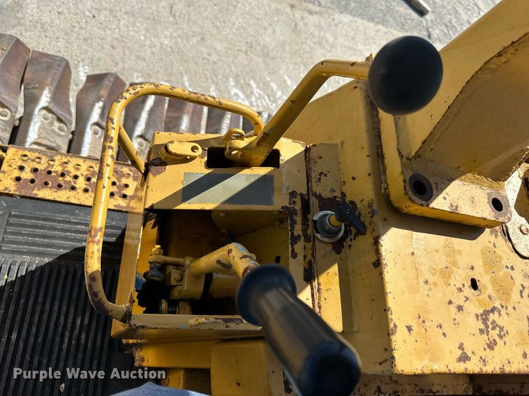 image for item DO4926 1987 Caterpillar 953  track loader