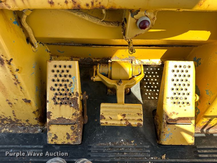 image for item DO4926 1987 Caterpillar 953  track loader
