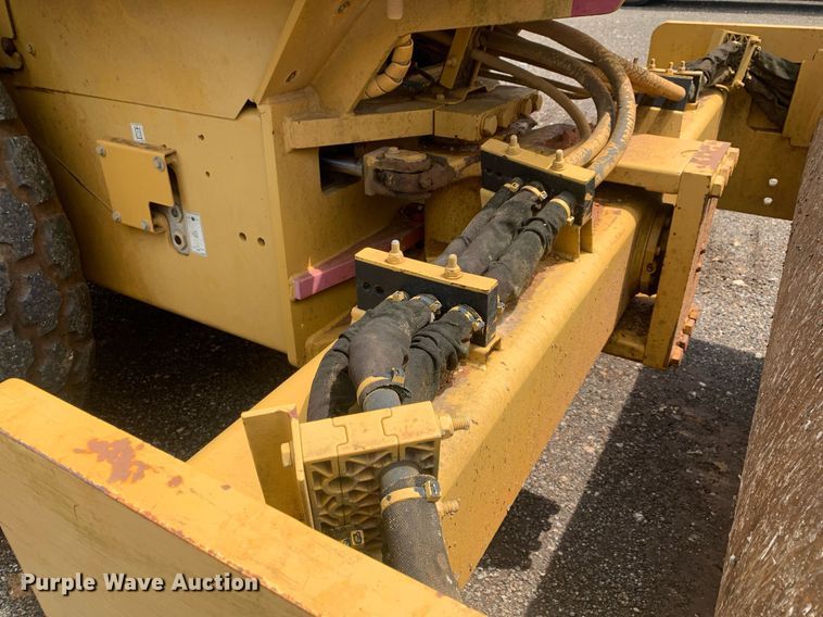 image for item DP8625 2008 Caterpillar CS56  single drum vibratory roller