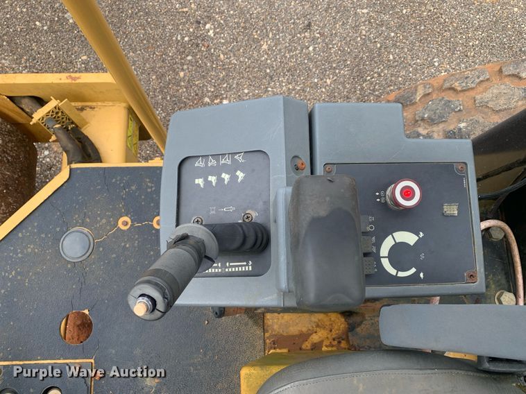 image for item DP8625 2008 Caterpillar CS56  single drum vibratory roller