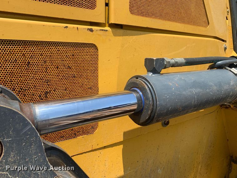 image for item DP8626 2014 John Deere 850K WLT  dozer