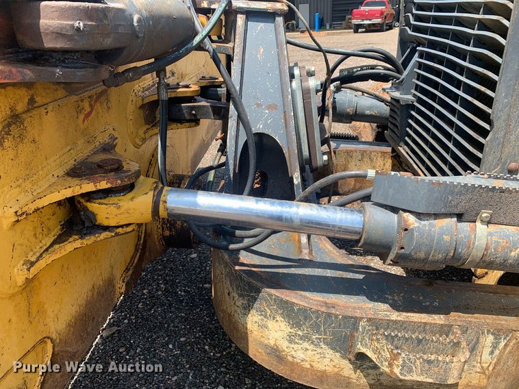 image for item DP8626 2014 John Deere 850K WLT  dozer