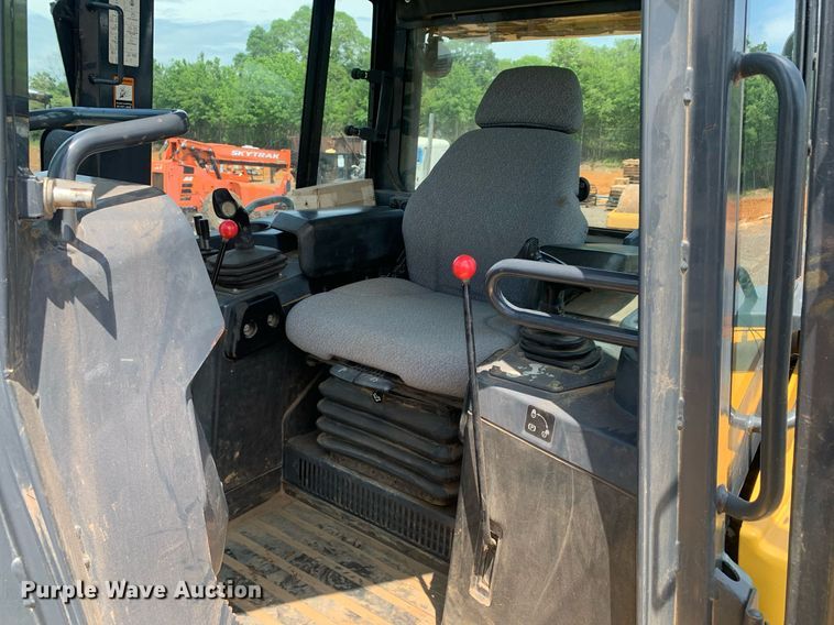 image for item DP8626 2014 John Deere 850K WLT  dozer