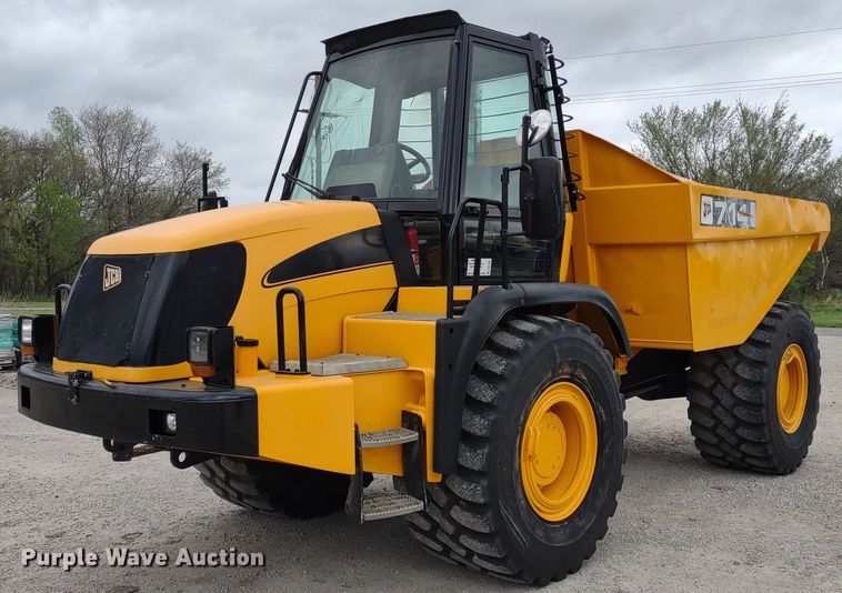 image for item DQ1682 2004 JCB 714  haul truck
