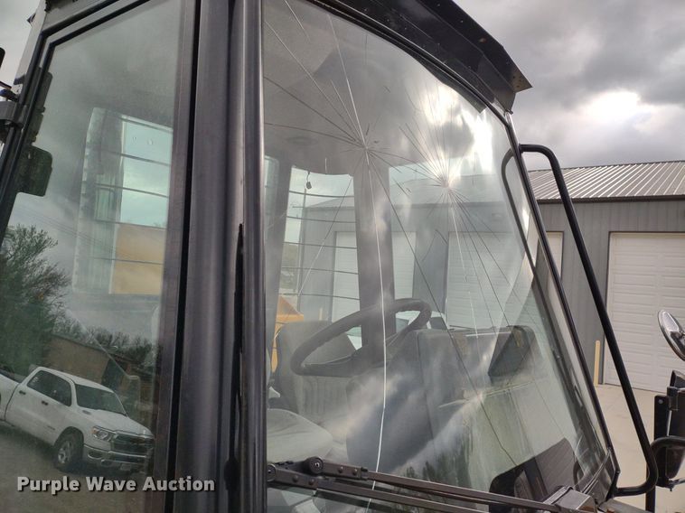 image for item DQ1682 2004 JCB 714  haul truck