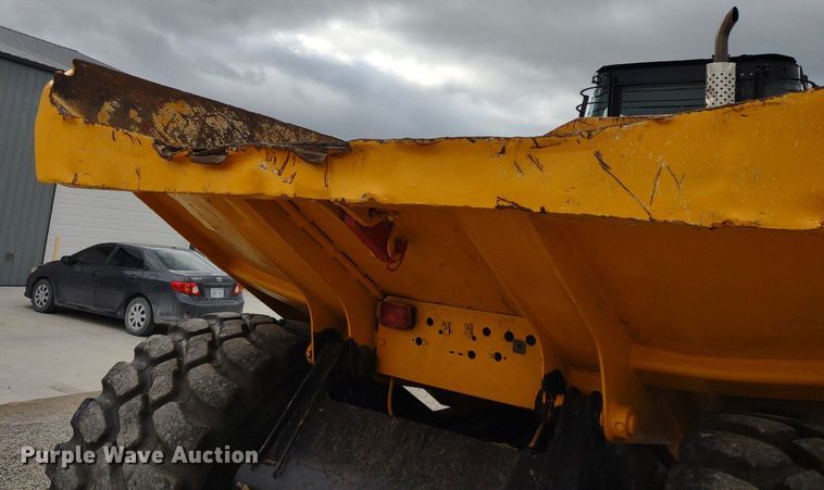 image for item DQ1682 2004 JCB 714  haul truck