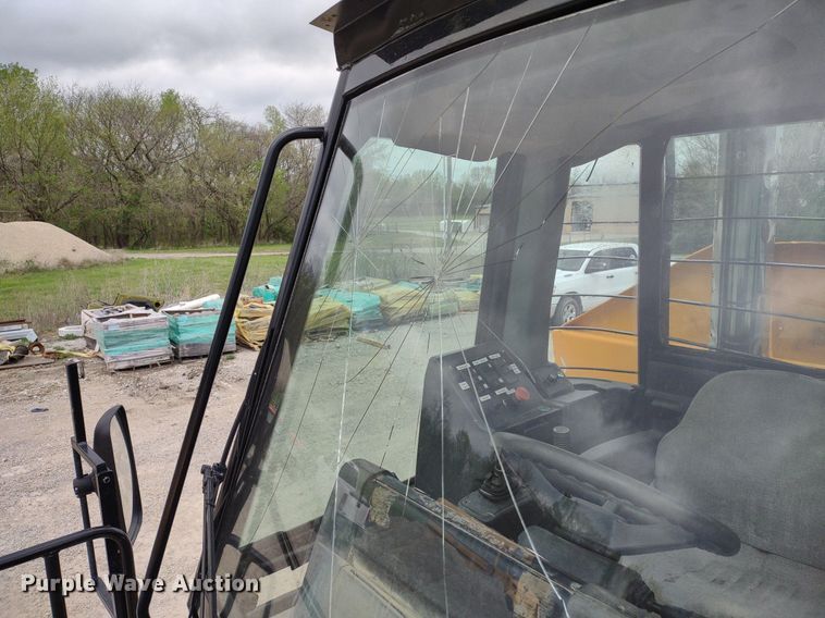 image for item DQ1682 2004 JCB 714  haul truck