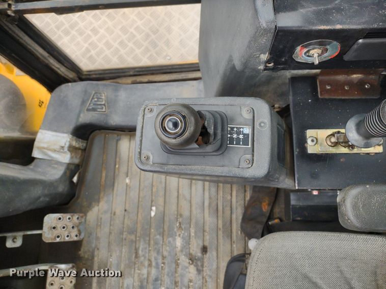 image for item DQ1682 2004 JCB 714  haul truck