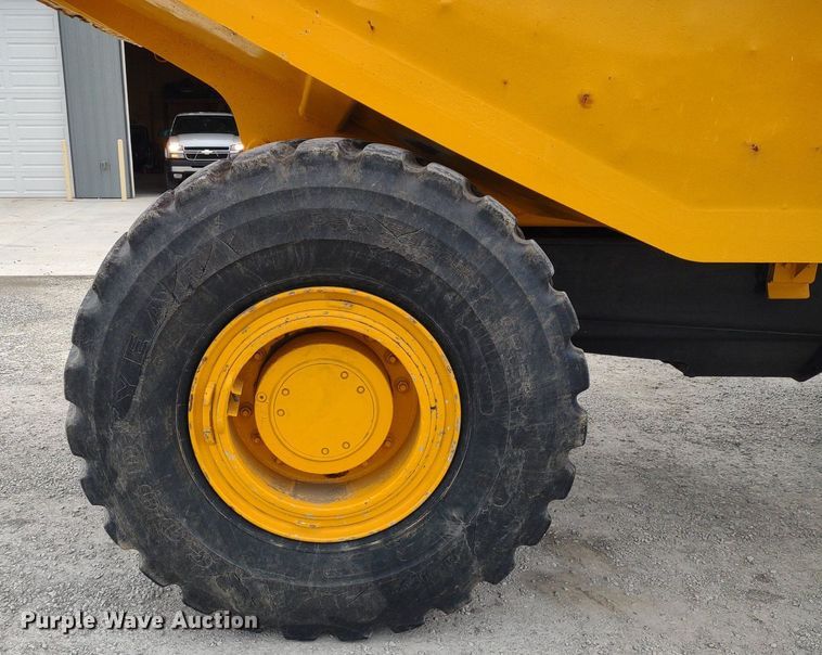 image for item DQ1682 2004 JCB 714  haul truck