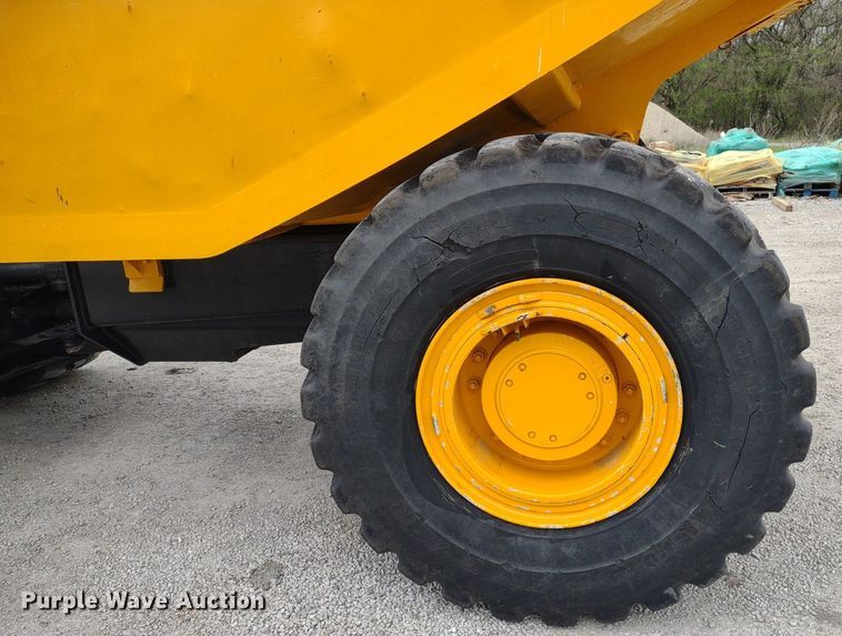 image for item DQ1682 2004 JCB 714  haul truck