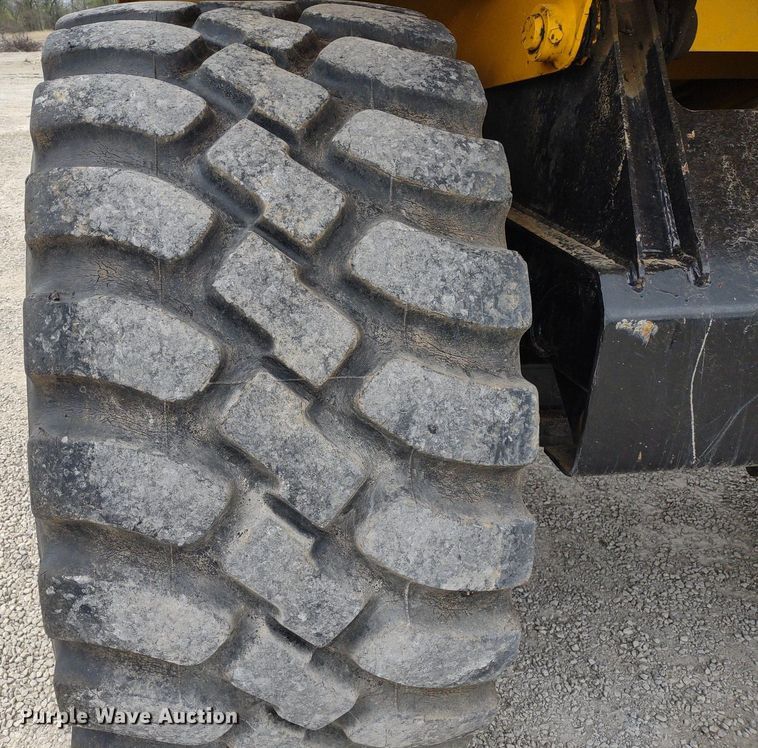 image for item DQ1682 2004 JCB 714  haul truck