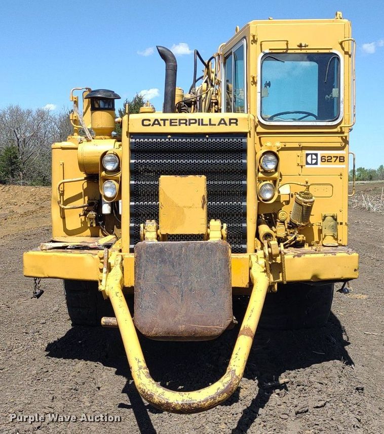 image for item DQ1695 1982 Caterpillar 627B  scraper