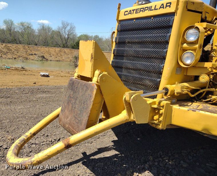 image for item DQ1695 1982 Caterpillar 627B  scraper