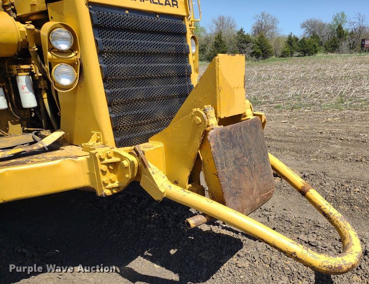image for item DQ1695 1982 Caterpillar 627B  scraper