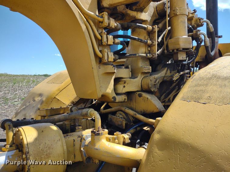 image for item DQ1695 1982 Caterpillar 627B  scraper