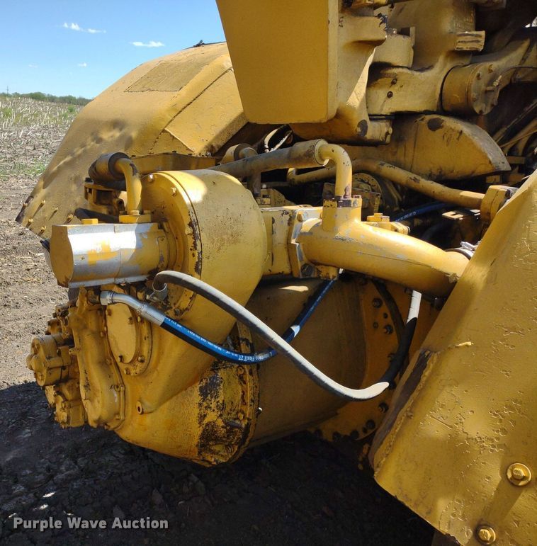 image for item DQ1695 1982 Caterpillar 627B  scraper