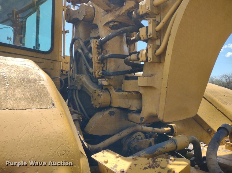 image for item DQ1695 1982 Caterpillar 627B  scraper