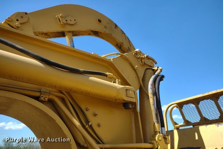 image for item DQ1695 1982 Caterpillar 627B  scraper