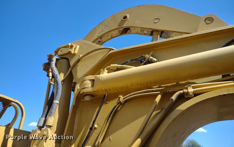 image for item DQ1695 1982 Caterpillar 627B  scraper