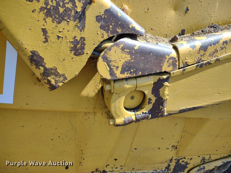 image for item DQ1695 1982 Caterpillar 627B  scraper