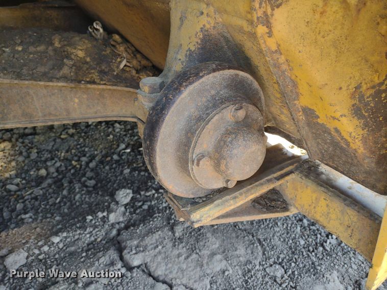 image for item DQ1695 1982 Caterpillar 627B  scraper