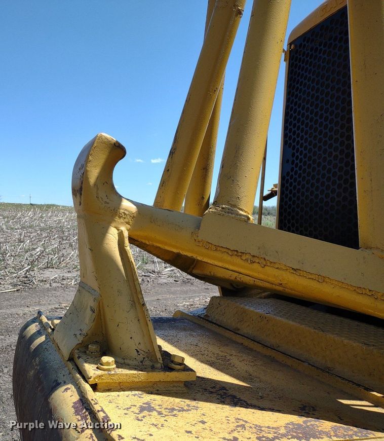 image for item DQ1695 1982 Caterpillar 627B  scraper