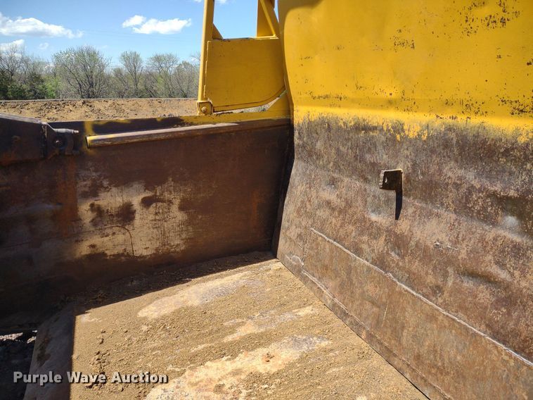 image for item DQ1695 1982 Caterpillar 627B  scraper