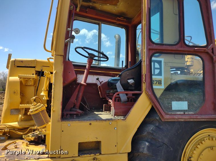 image for item DQ1695 1982 Caterpillar 627B  scraper