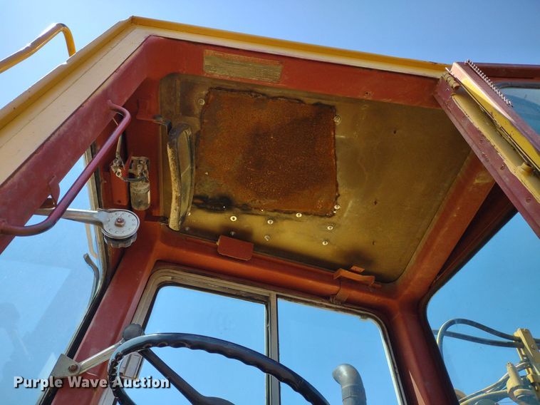 image for item DQ1695 1982 Caterpillar 627B  scraper