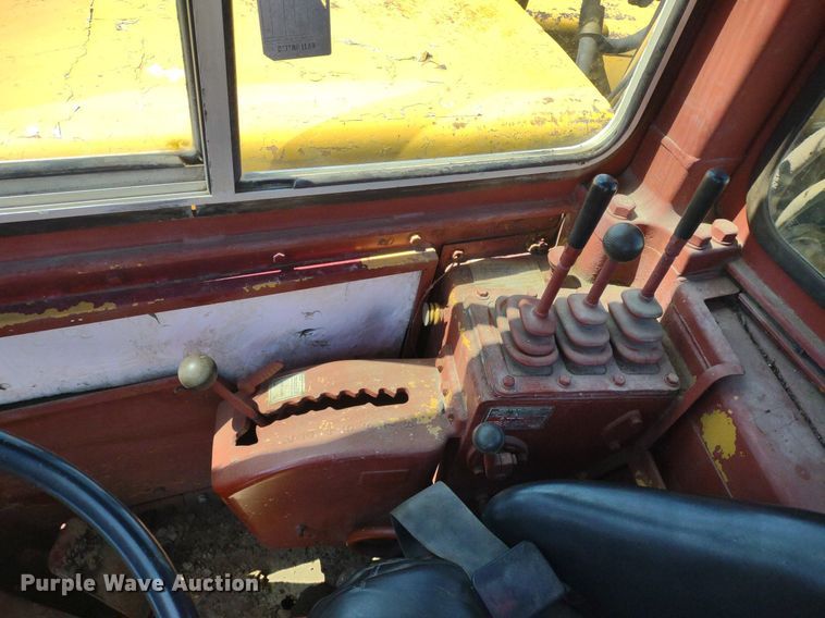 image for item DQ1695 1982 Caterpillar 627B  scraper