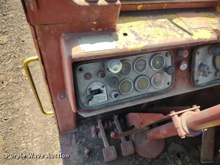 image for item DQ1695 1982 Caterpillar 627B  scraper