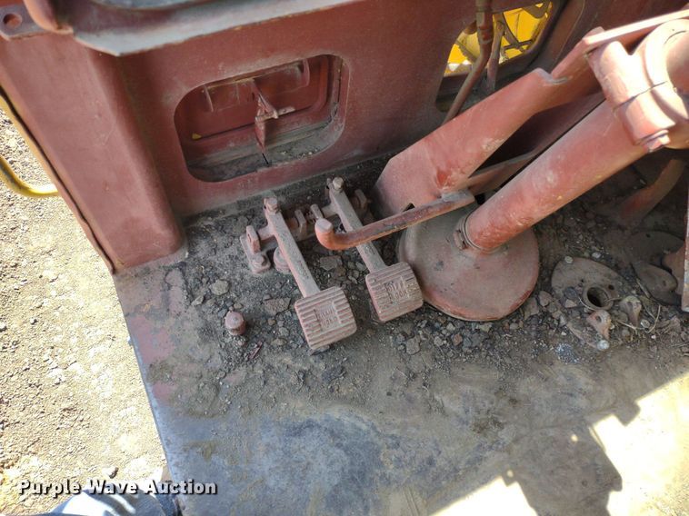 image for item DQ1695 1982 Caterpillar 627B  scraper