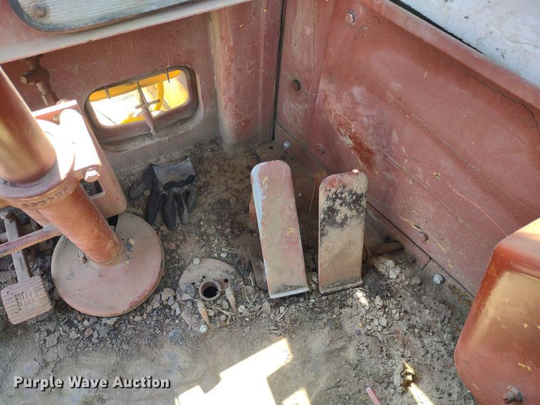 image for item DQ1695 1982 Caterpillar 627B  scraper