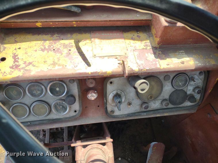 image for item DQ1695 1982 Caterpillar 627B  scraper