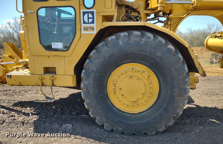 image for item DQ1695 1982 Caterpillar 627B  scraper