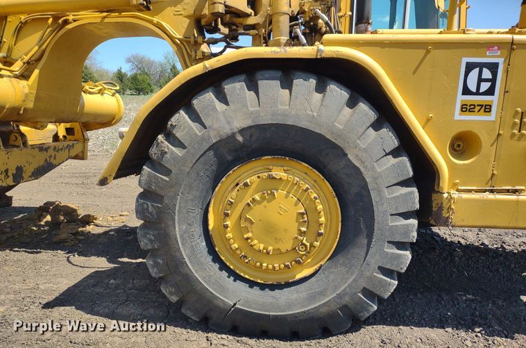 image for item DQ1695 1982 Caterpillar 627B  scraper