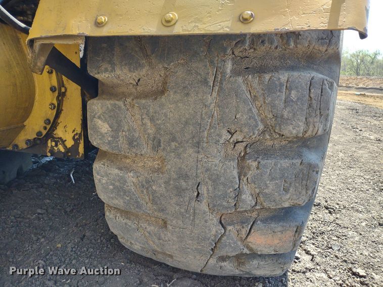 image for item DQ1695 1982 Caterpillar 627B  scraper