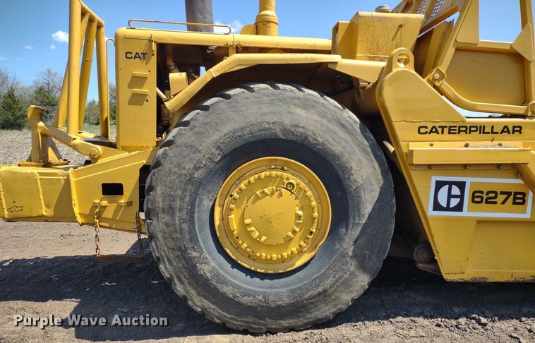 image for item DQ1695 1982 Caterpillar 627B  scraper